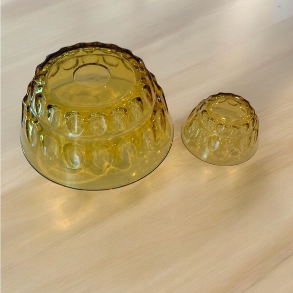 Amber Chip and Dip Bowl, Kings Crown Thumbprint, Indiana Glass, Ombre Glass - Picture 3 of 3